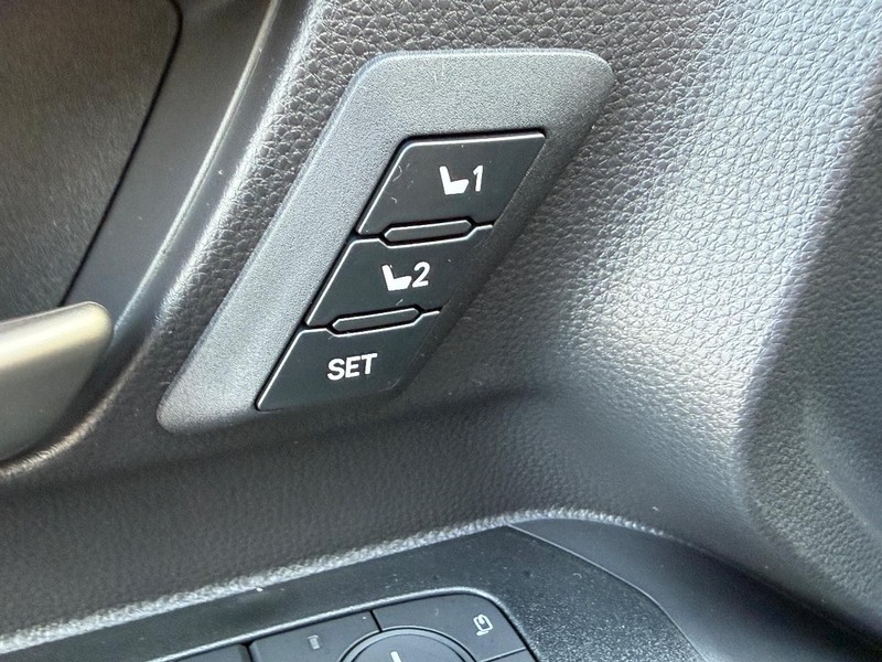 Toyota 4Runner Vehicle Image 11