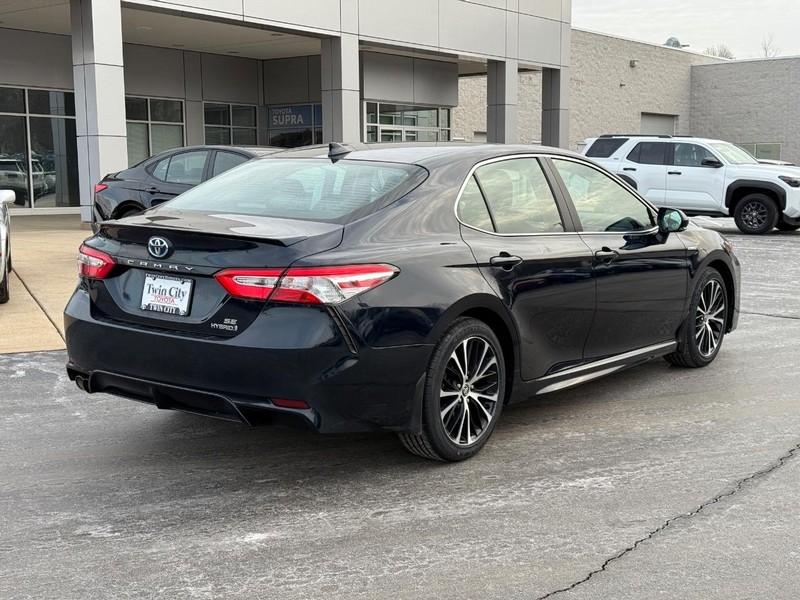 Toyota Camry Vehicle Image 3