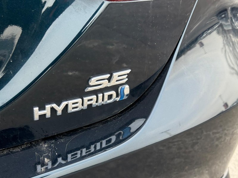 Toyota Camry Vehicle Image 6