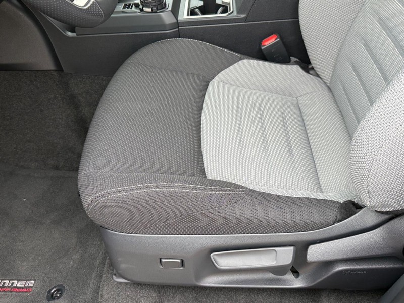 Toyota 4Runner Vehicle Image 16