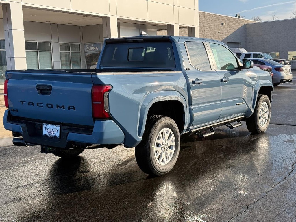 Toyota Tacoma 4WD Vehicle Image 3