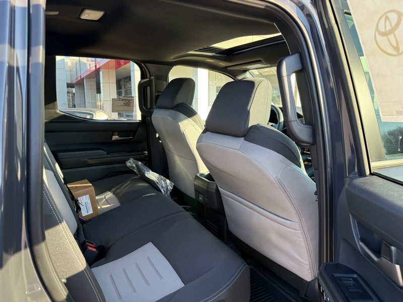 Toyota Tacoma 4WD Vehicle Image 5