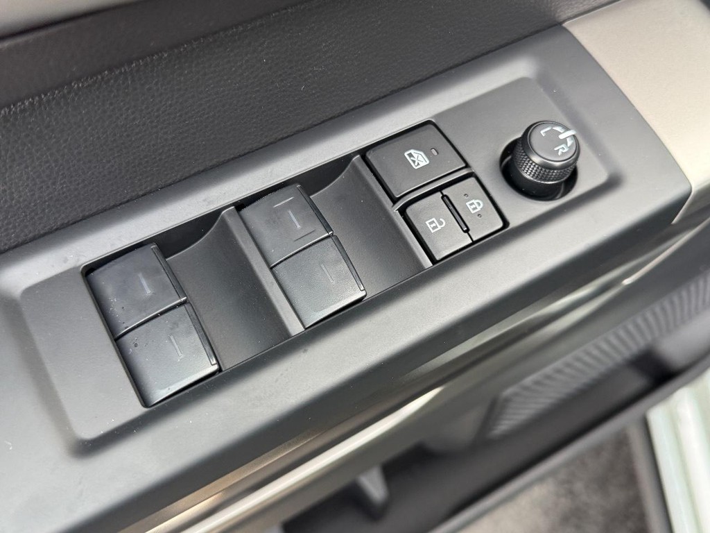 Toyota Tundra 4WD Vehicle Image 10