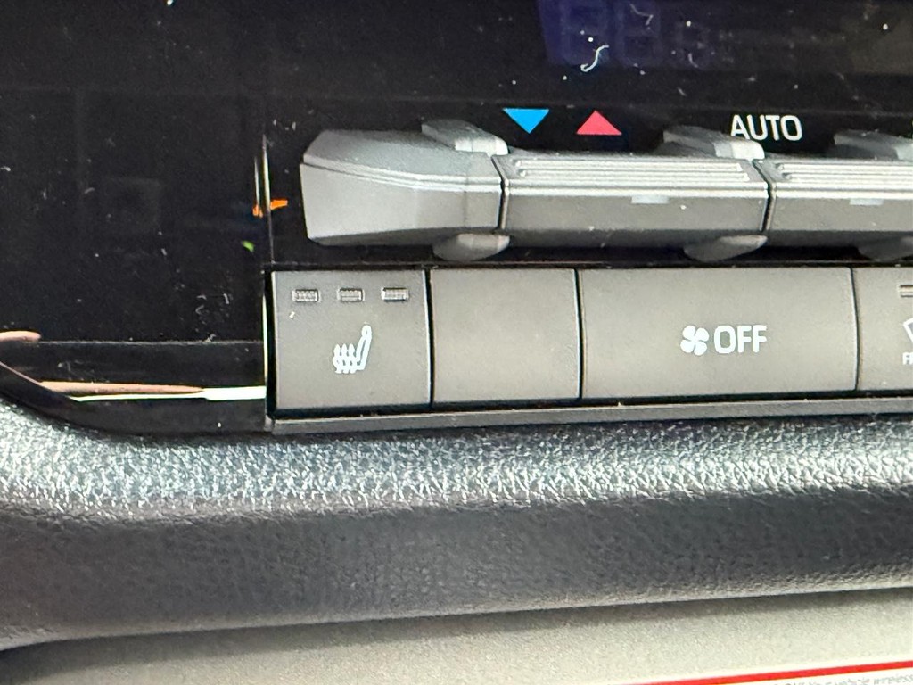 Toyota Tundra 4WD Vehicle Image 17