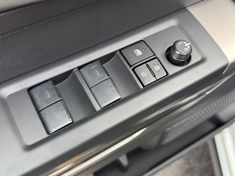 Toyota Tundra 4WD Vehicle Image 10