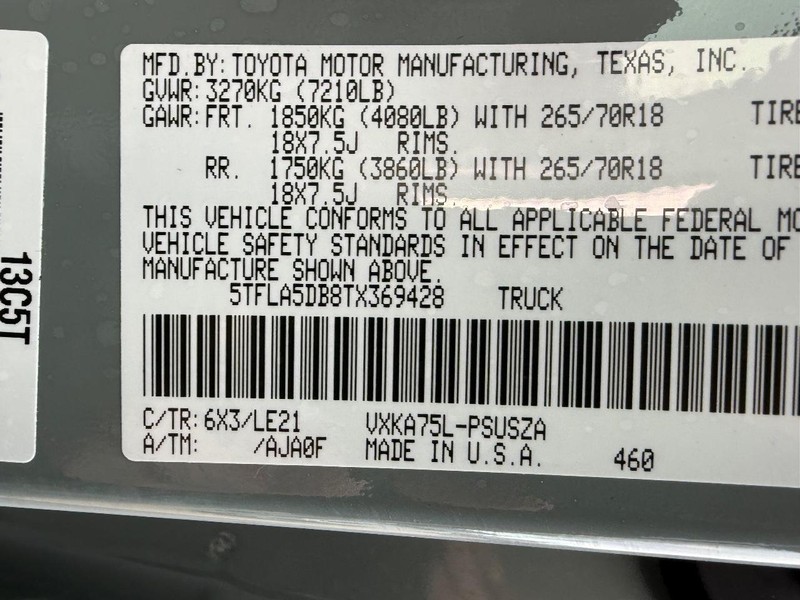 Toyota Tundra 4WD Vehicle Image 18