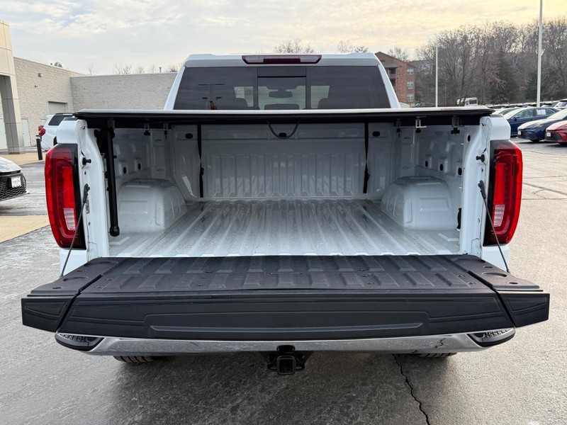 GMC Sierra 1500 Vehicle Image 4