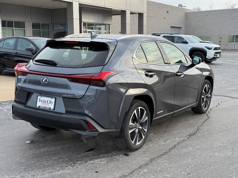 Lexus UX Vehicle Image 3