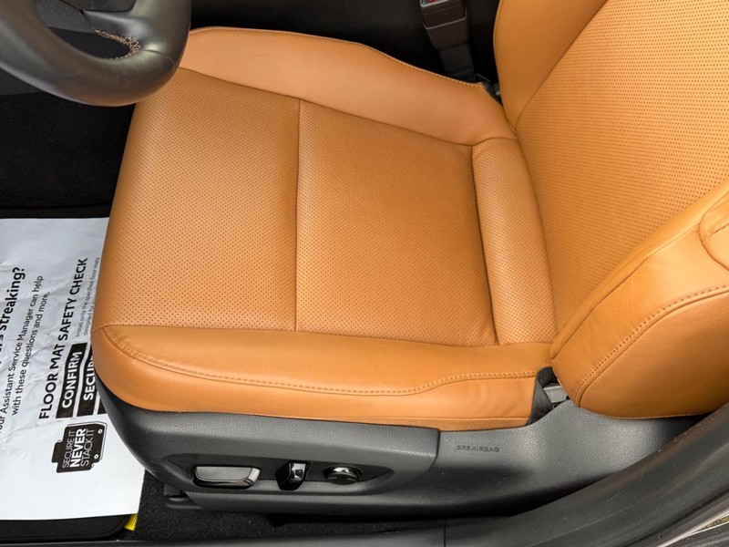 Lexus UX Vehicle Image 15