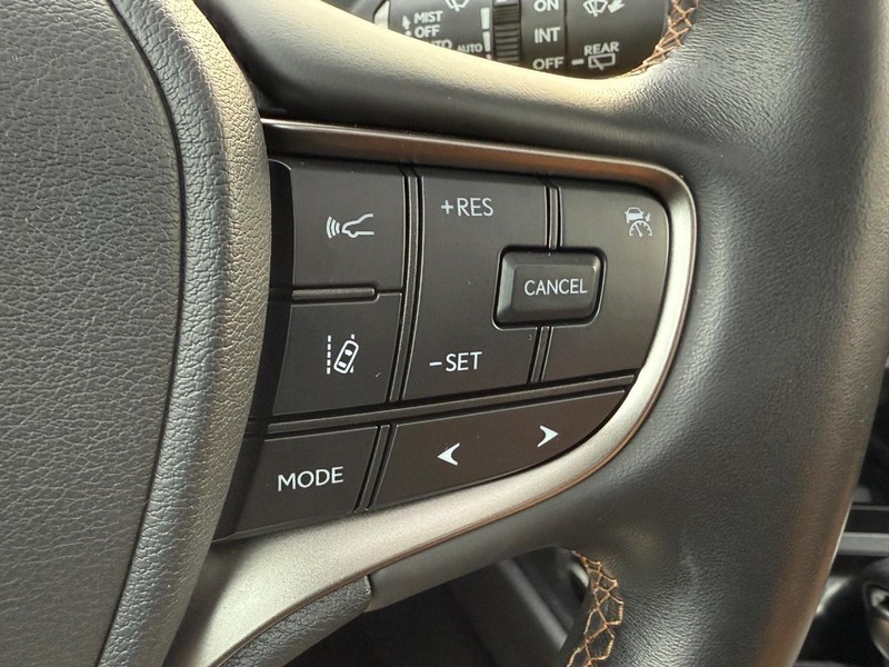 Lexus UX Vehicle Image 17