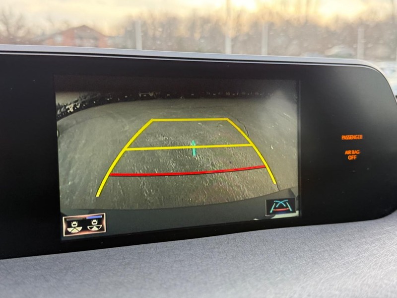 Lexus UX Vehicle Image 20