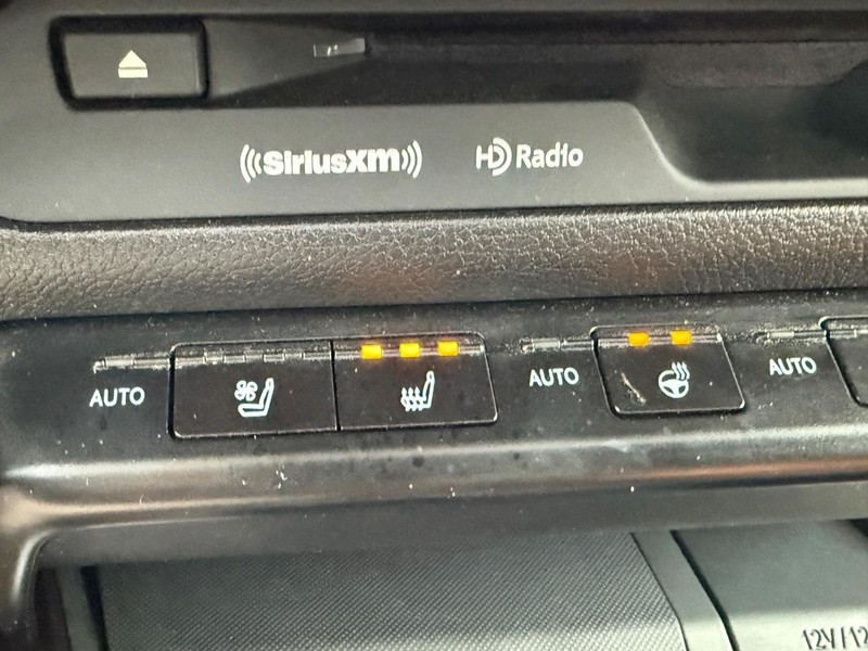 Lexus UX Vehicle Image 21