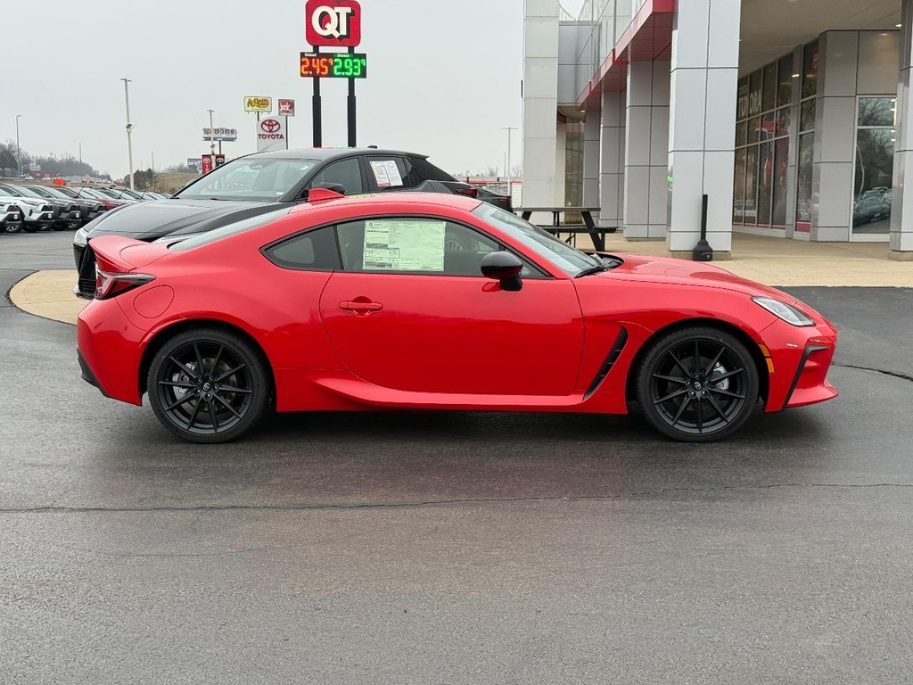 Toyota GR86 Vehicle Image 2