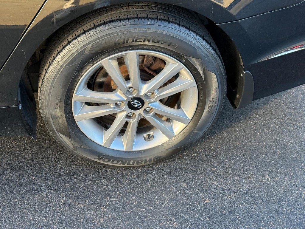 Hyundai Sonata Vehicle Image 7