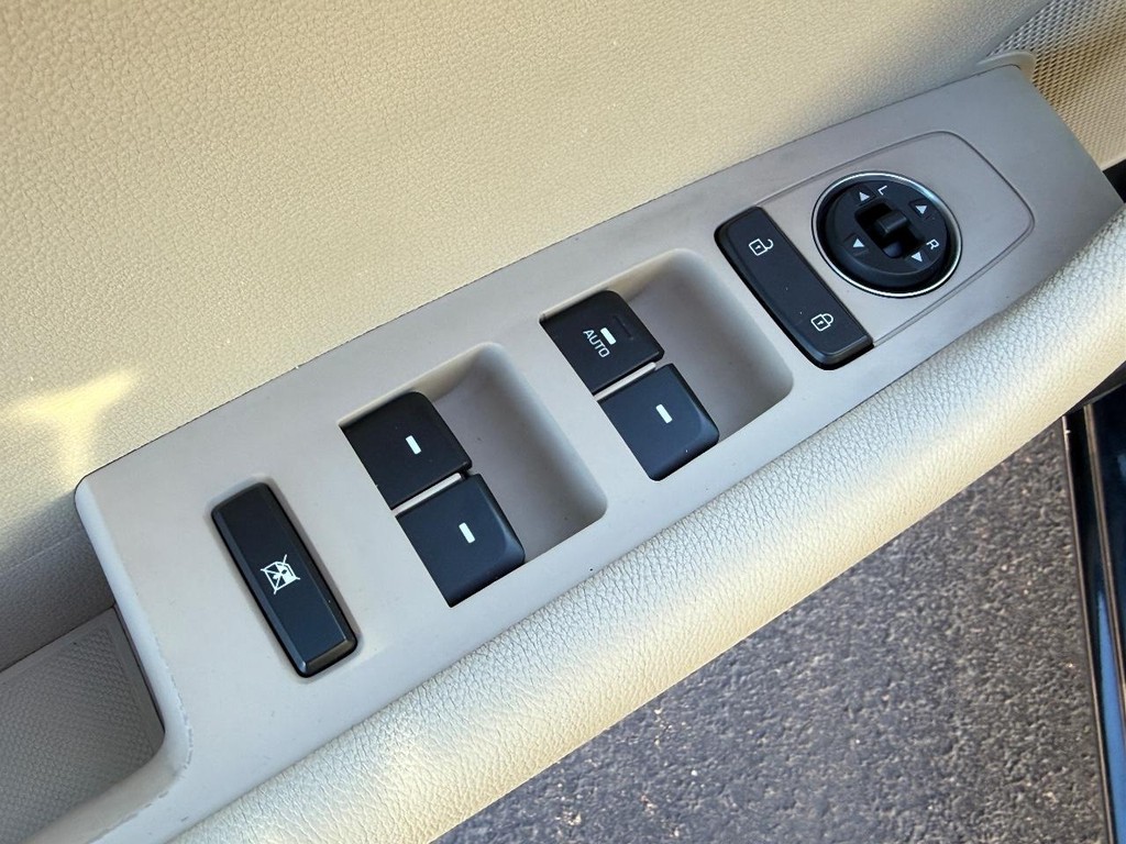 Hyundai Sonata Vehicle Image 14