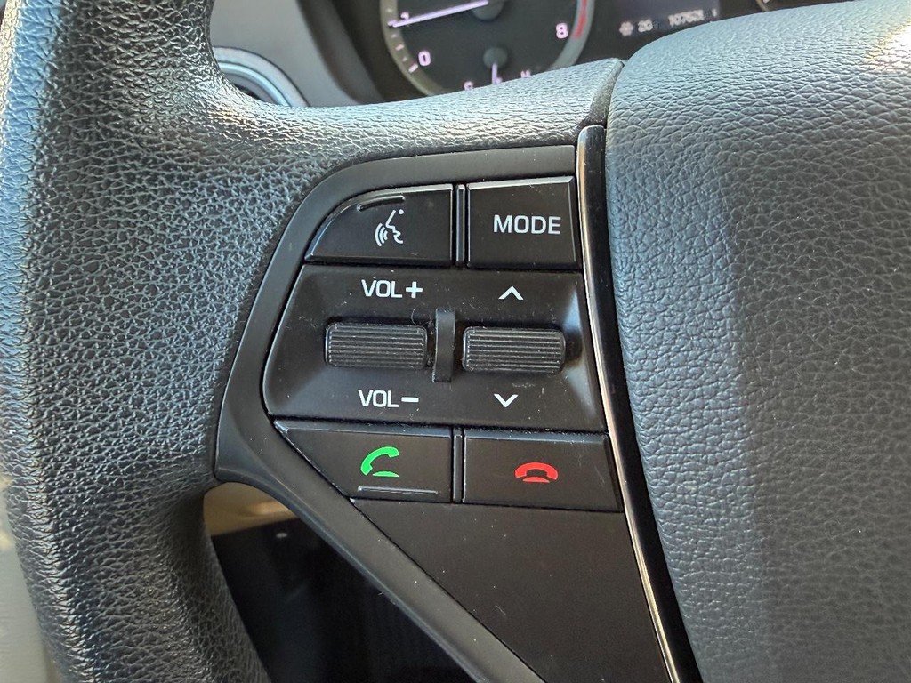 Hyundai Sonata Vehicle Image 16