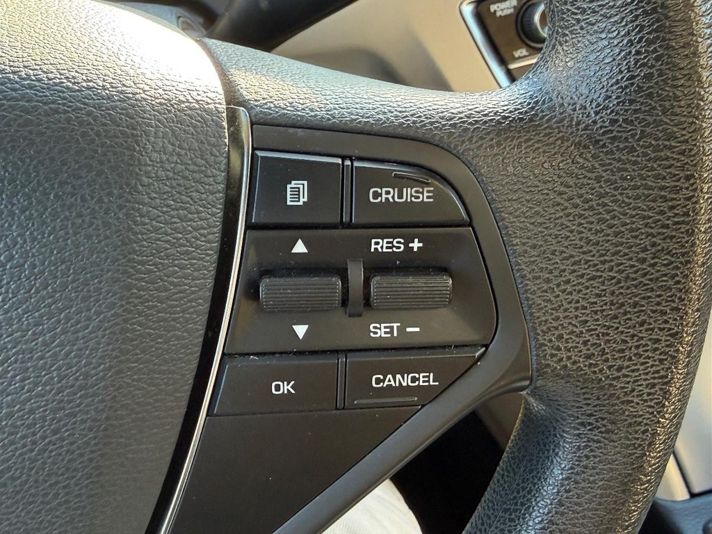 Hyundai Sonata Vehicle Image 17