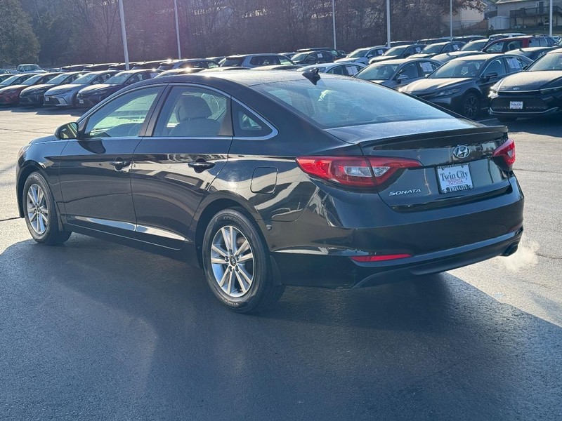 Hyundai Sonata Vehicle Image 6