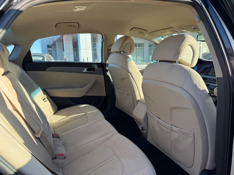 Hyundai Sonata Vehicle Image 10