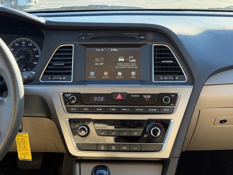 Hyundai Sonata Vehicle Image 13