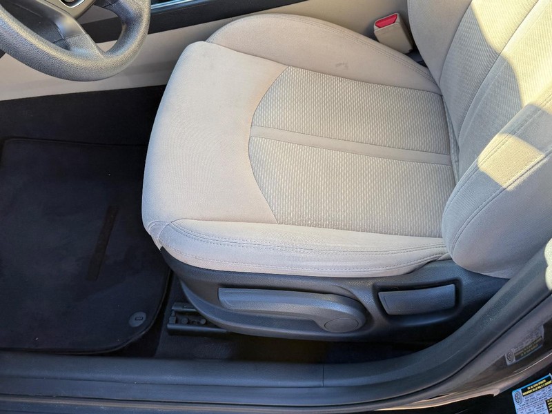 Hyundai Sonata Vehicle Image 15