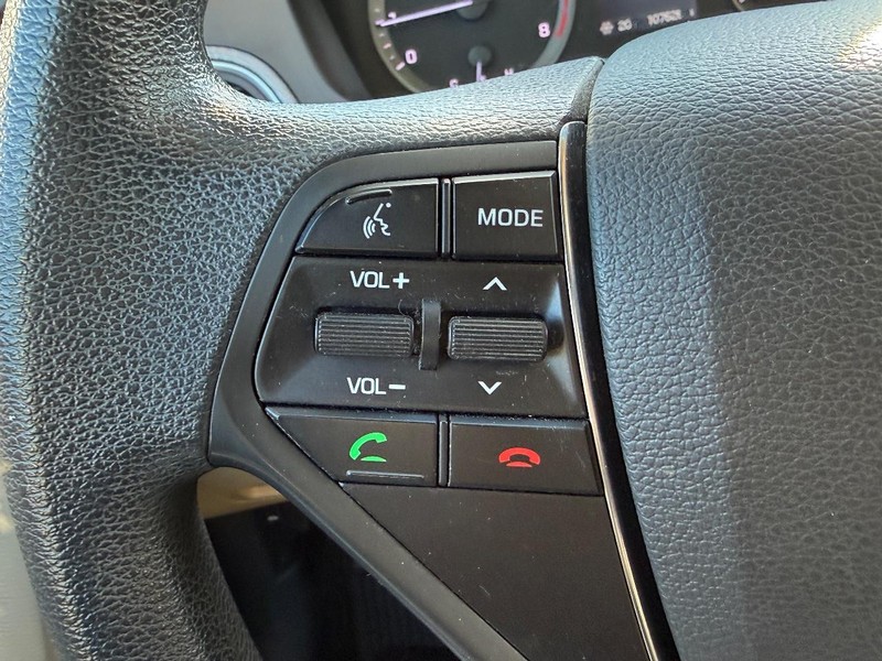 Hyundai Sonata Vehicle Image 16