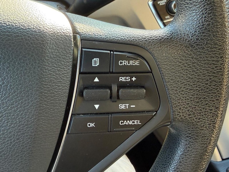 Hyundai Sonata Vehicle Image 17