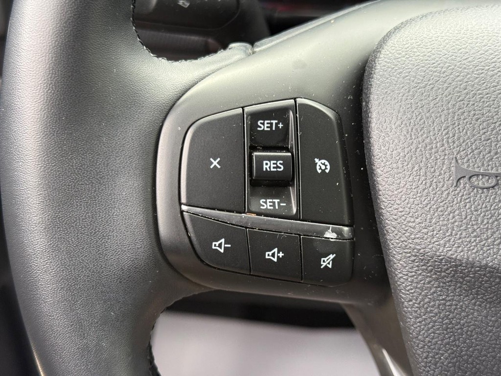 Ford Bronco Sport Vehicle Full-screen Gallery Image 18