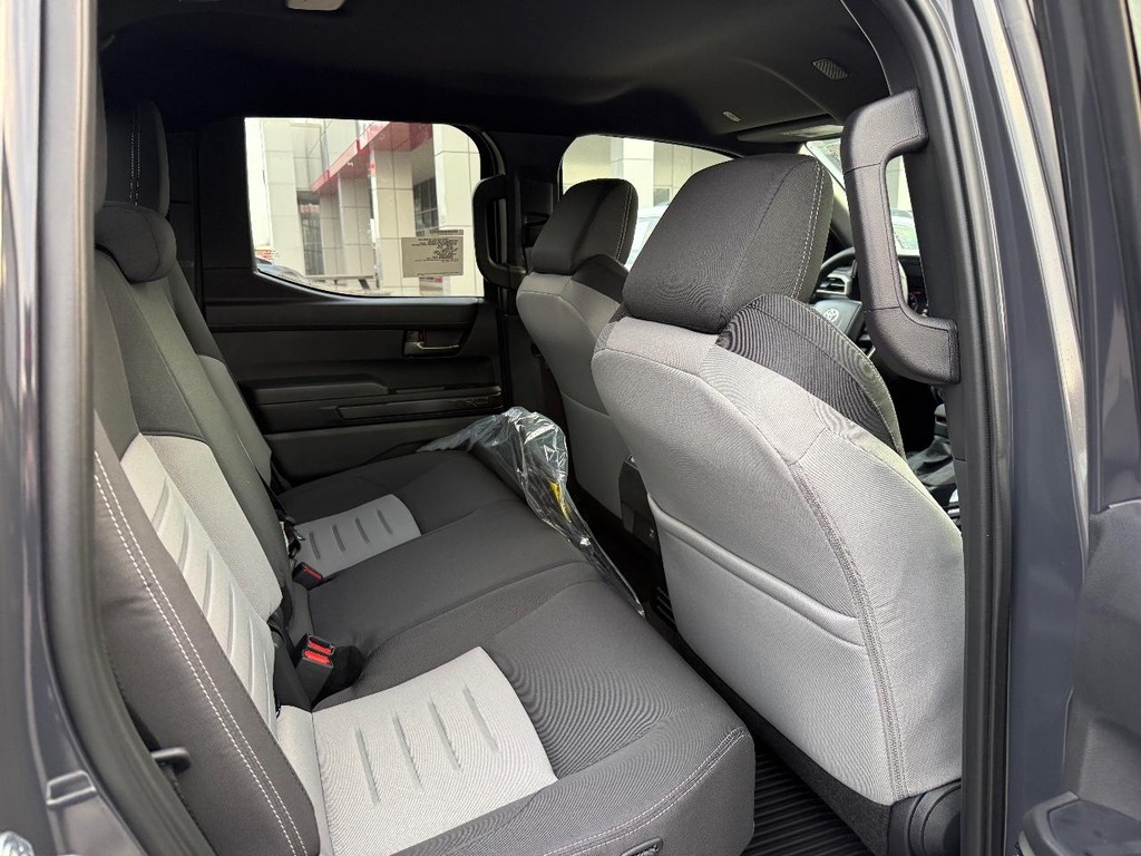 Toyota Tacoma 4WD Vehicle Image 6