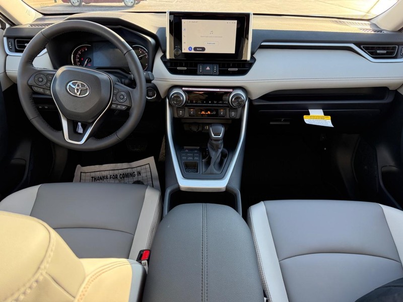 Toyota RAV4 Vehicle Image 7
