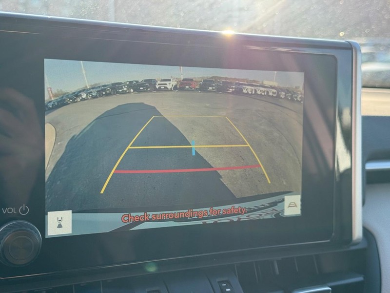 Toyota RAV4 Vehicle Image 16