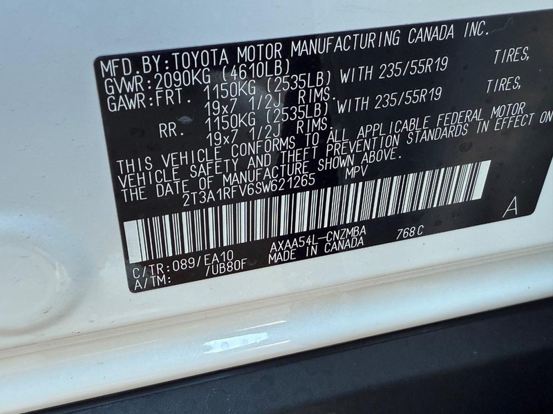 Toyota RAV4 Vehicle Image 18