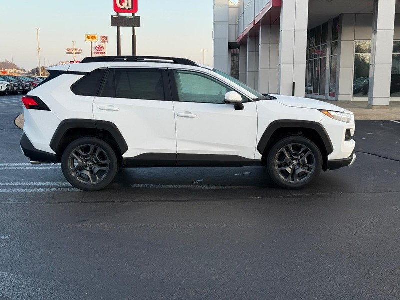 Toyota RAV4 Vehicle Image 2