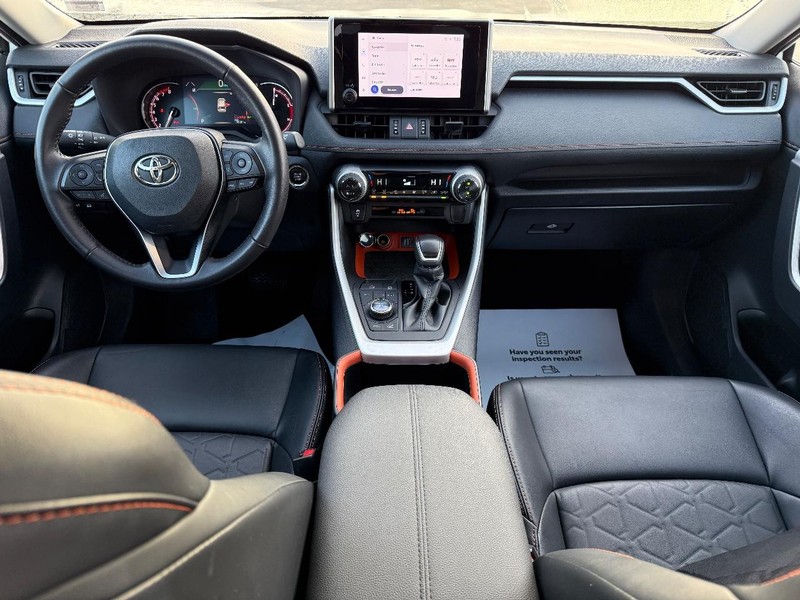 Toyota RAV4 Vehicle Image 12