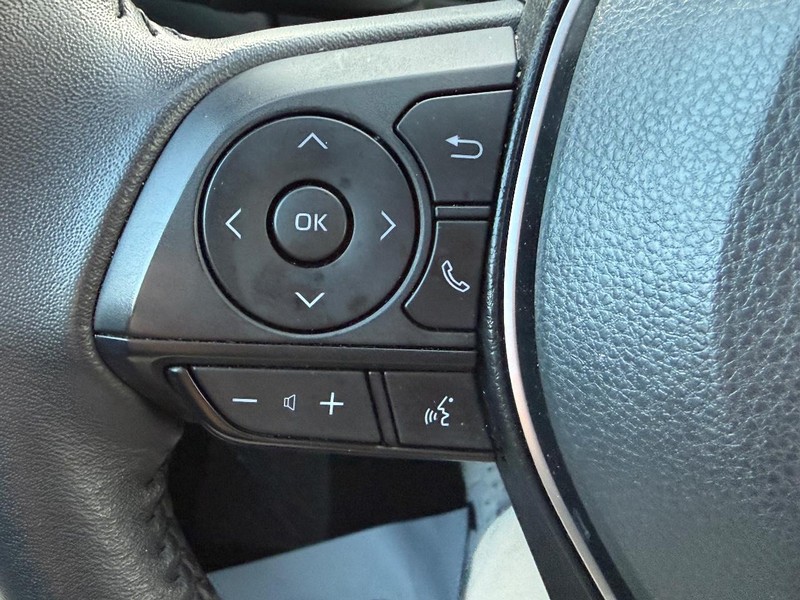 Toyota RAV4 Vehicle Image 17