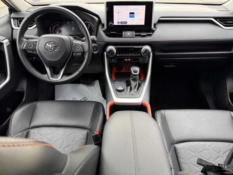 Toyota RAV4 Vehicle Image 11