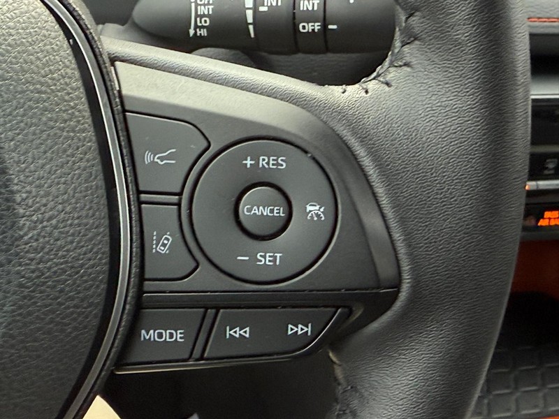 Toyota RAV4 Vehicle Image 17