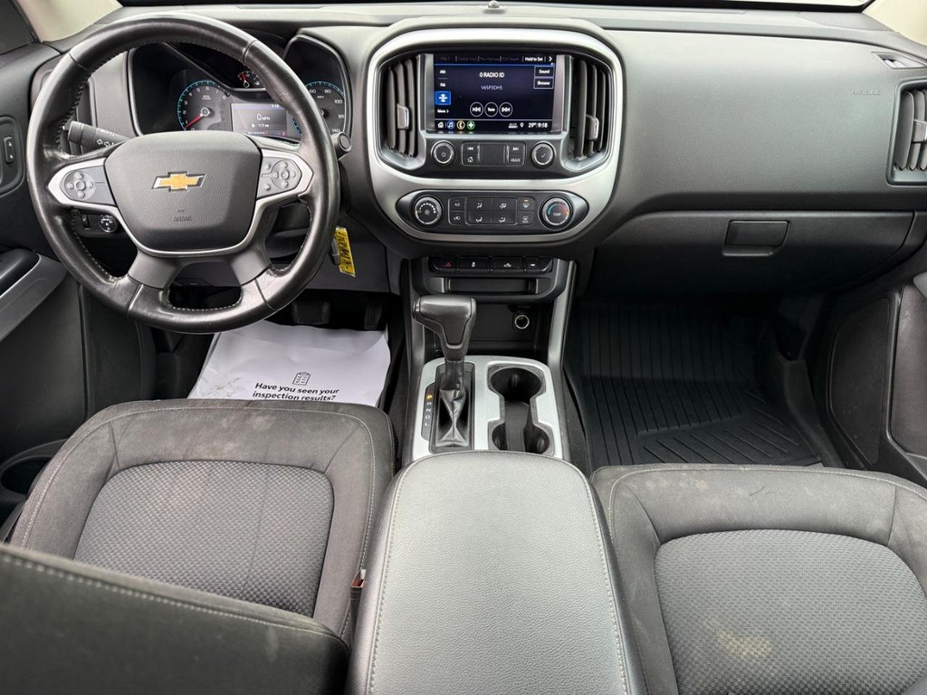 Chevrolet Colorado Vehicle Full-screen Gallery Image 11