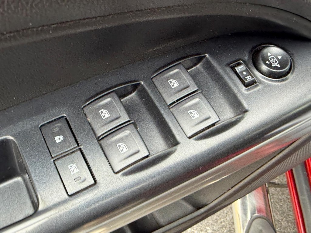 Chevrolet Colorado Vehicle Full-screen Gallery Image 14