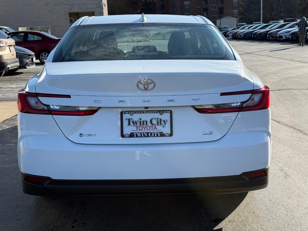 Toyota Camry Vehicle Image 5