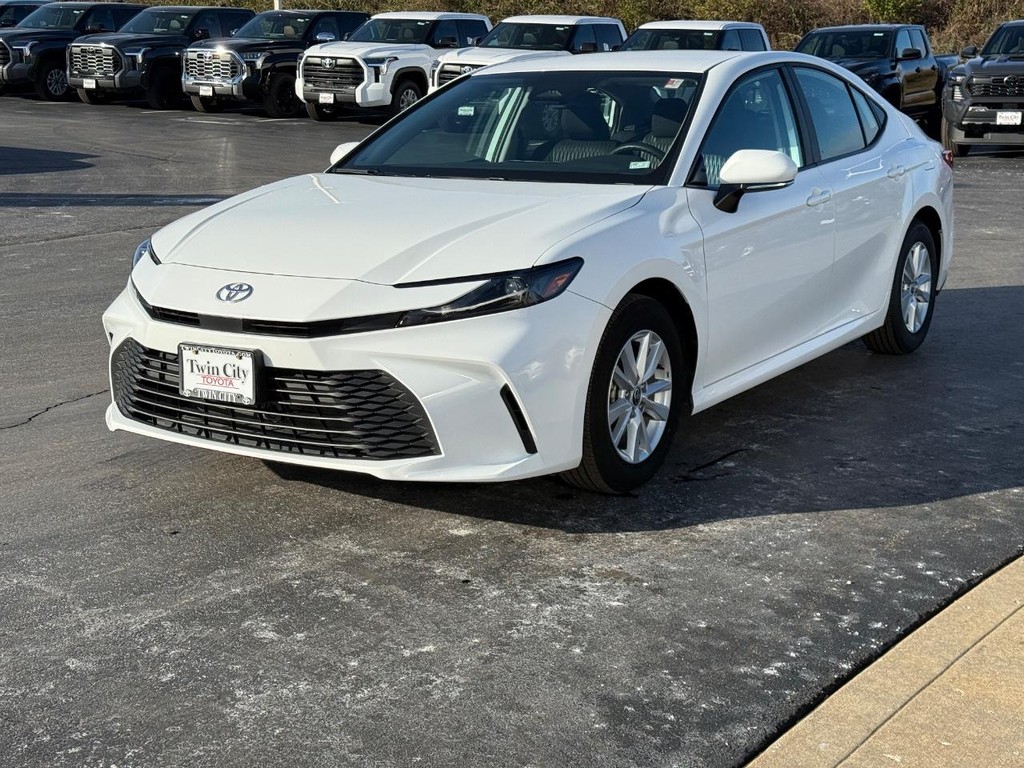 Toyota Camry Vehicle Image 9