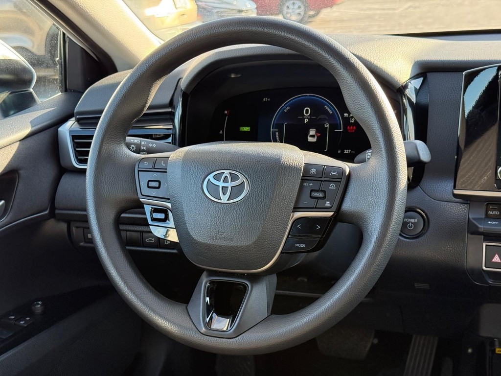 Toyota Camry Vehicle Image 13
