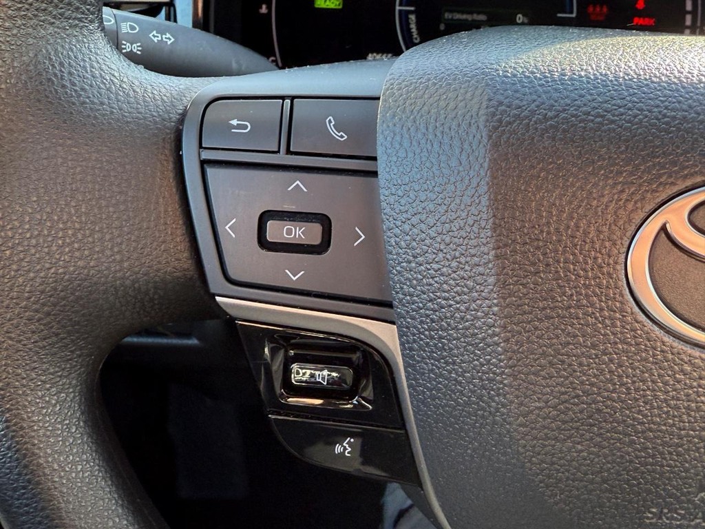 Toyota Camry Vehicle Image 17