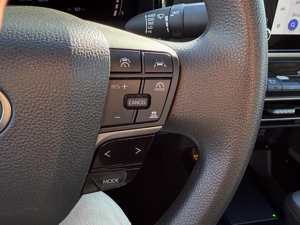 Toyota Camry Vehicle Image 18