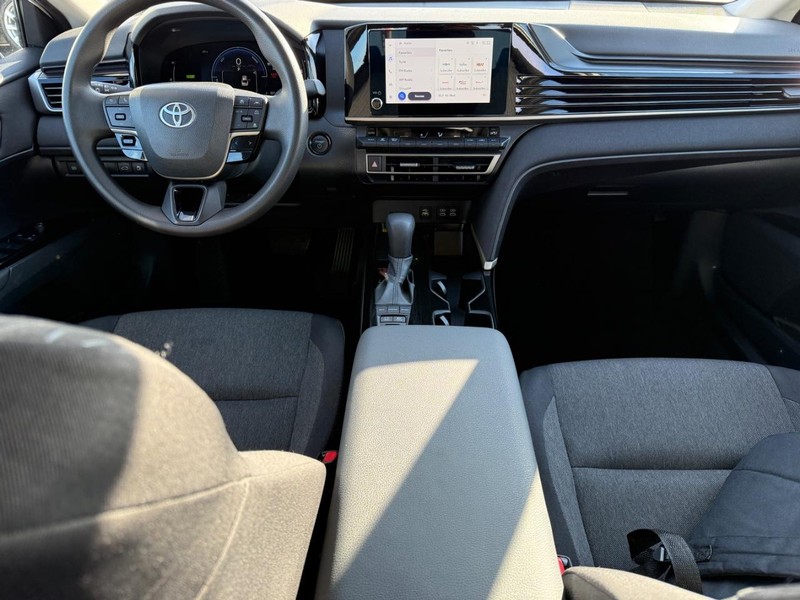 Toyota Camry Vehicle Image 12