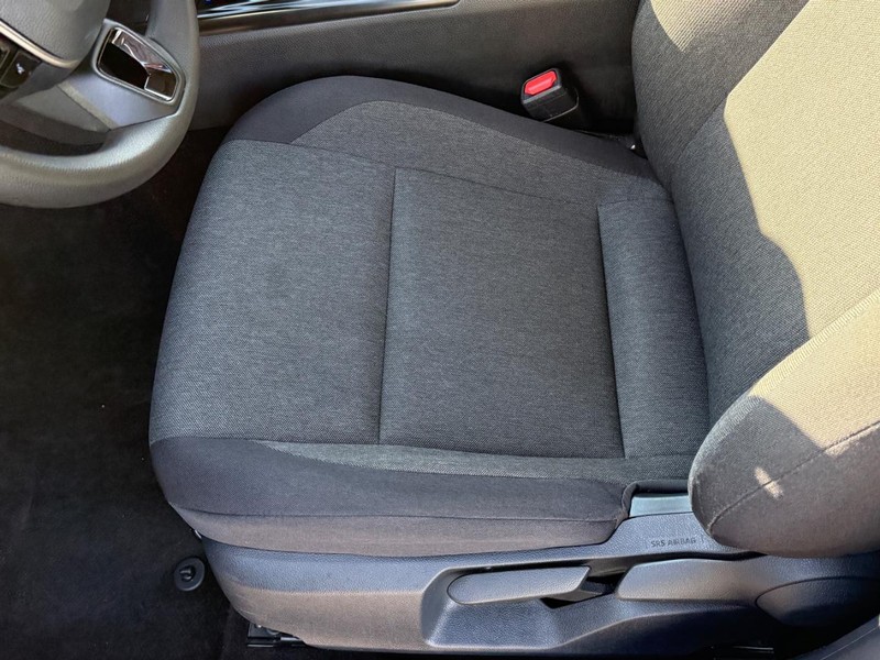 Toyota Camry Vehicle Image 16