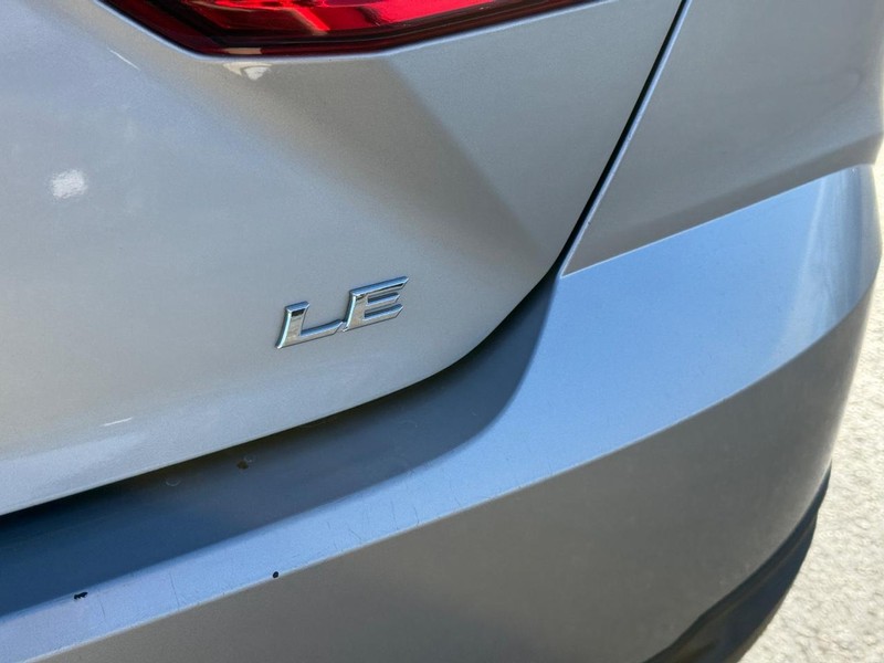 Toyota Camry Vehicle Image 6