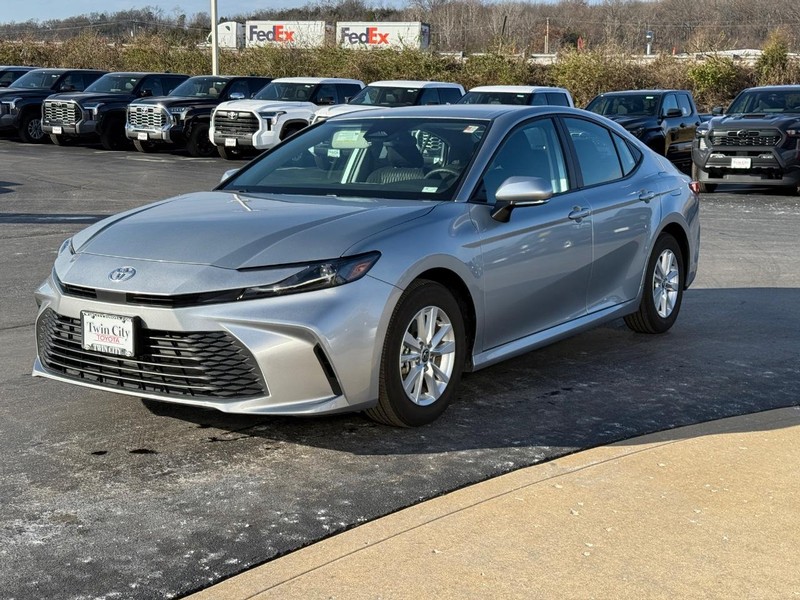 Toyota Camry Vehicle Image 9