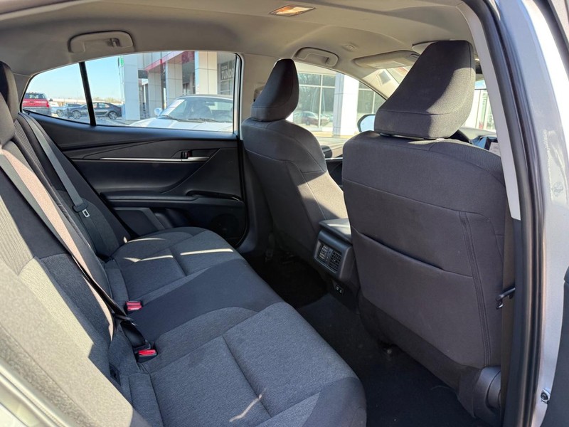 Toyota Camry Vehicle Image 11