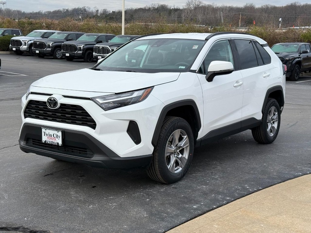 Toyota RAV4 Vehicle Image 9